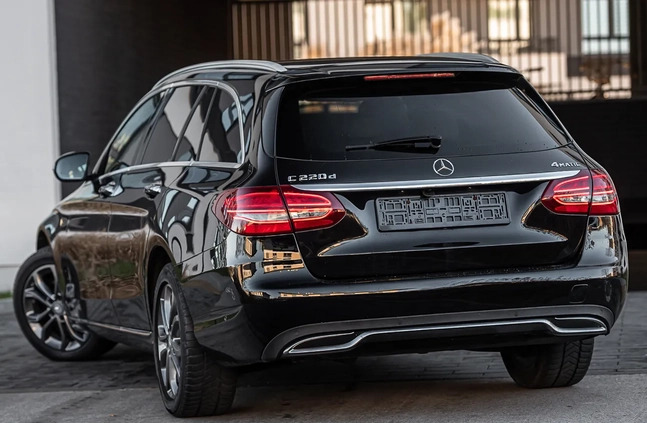 Mercedes-Benz Klasa C cena 73900 przebieg: 146000, rok produkcji 2016 z Radom małe 704